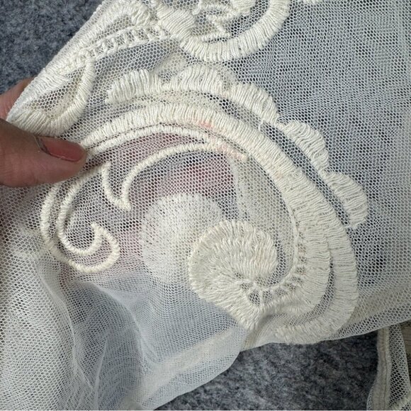 EXPRESS Cream Embroidered Mesh Y2K 2000s Cotton Babydoll Blouse Top Size Medium - Picture 5 of 13